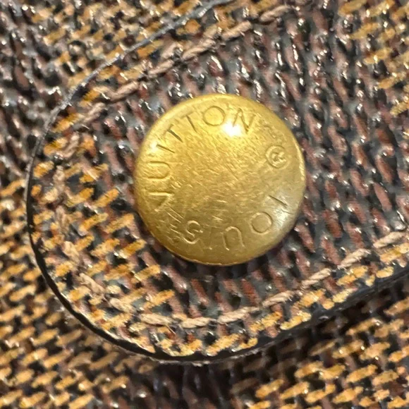 Authentic Louis Vuitton Damier Ebene Kisslock  Wallet - Picture 6 of 11